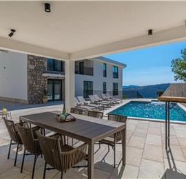 5 bedroom villa with pool near Crikvenica, sleeps 10